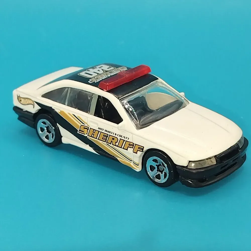 Hot Wheels Sheriff Police Car White Gold Black Street Rodder Diecast Toy Vehicle